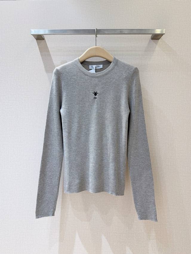D Brand 2025 Autumn/Winter New Arrival Crew neck design, made of soft knit fabri