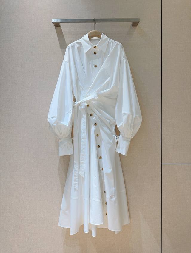 Z*I*M*M 26 Early Spring New Arrival Recommendation This dress features a basic s