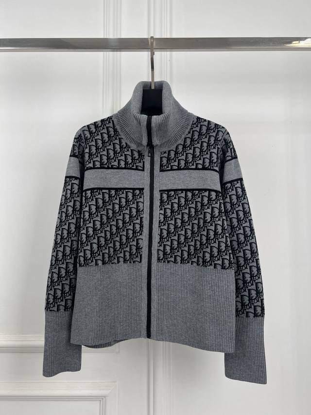 Dio New Reversible Zipper Jacket Perfect for autumn! This reversible grey jacket