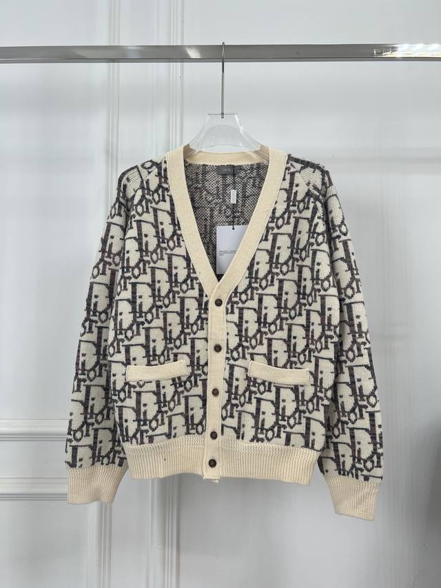 Dio 24Ss new knit cardigan reinterprets the classic Oblique print. Crafted from