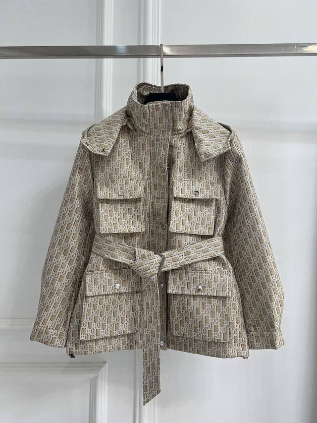 Dior Monogram Jacket: An Incredibly Stylish Item! Hello, fashionistas! Today I'm