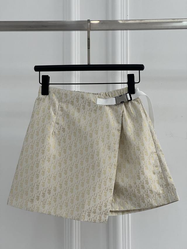 Ample Stock, Confident Recommendation: Dio* 25Ss Early Spring New Jacquard Skir