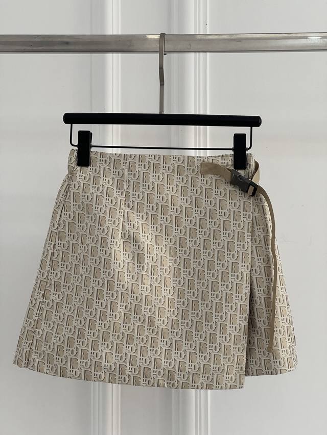 Ample Stock, Confident Recommendation: Dio Jacquard Waistband Skirt Pants Fabri