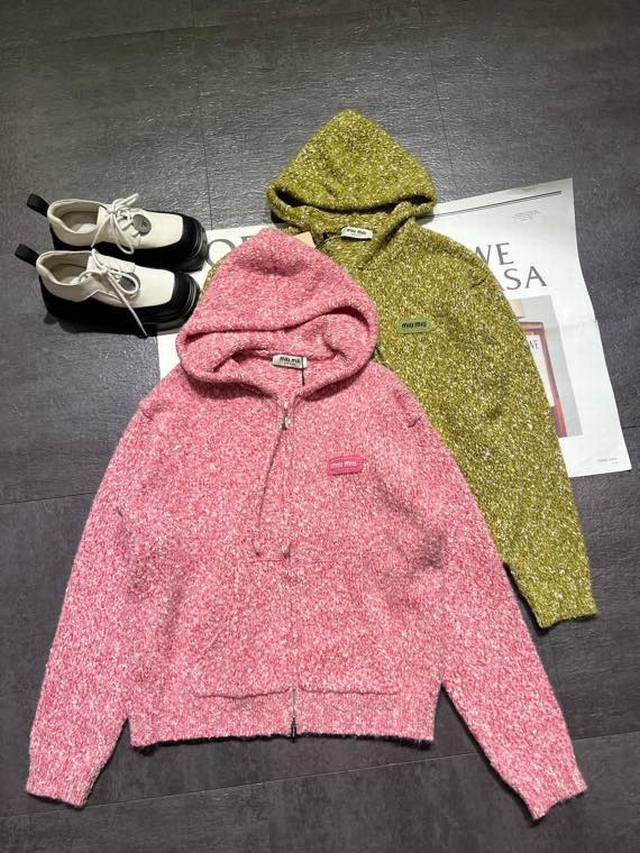 pp Miu Mi's early spring 2026 collection is here! Custom-made chunky knit cardig