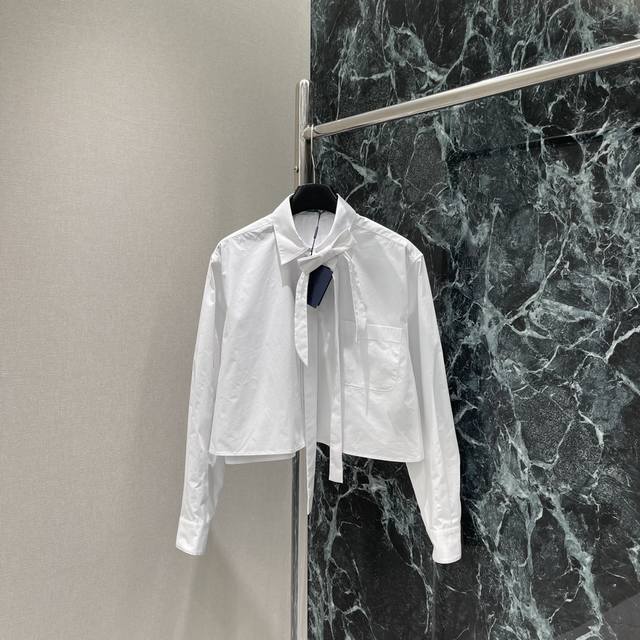 pd 2025 Autumn/Winter New Short Bow-Tie Shirt with the classic brand's inverted