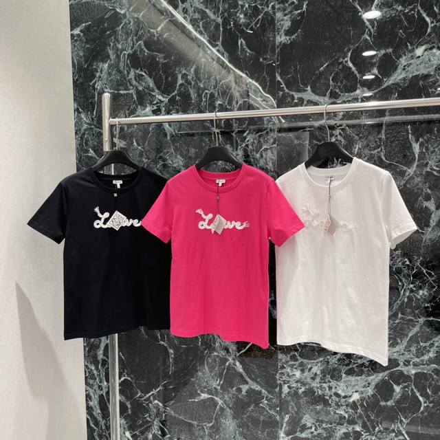 Loewe 2025 Autumn/Winter New Letter Pattern Short-Sleeve T-Shirt. Features whit
