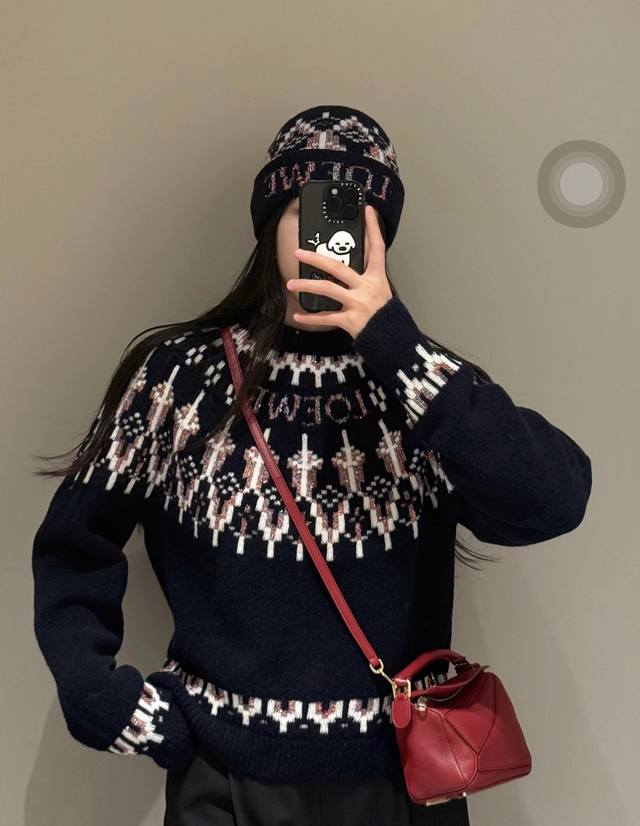 Loewe Fall/Winter 2025 Fair Isle Jacquard Sweater. Classic Fair Isle pattern, fu