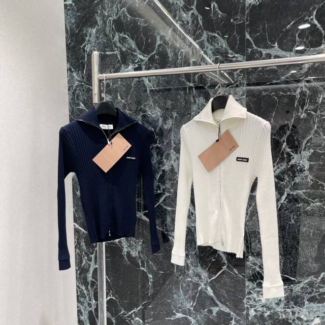 Miu 2025 Autumn/Winter New Collared Zipper Knit Sweater with Vertical Ribbed Tex