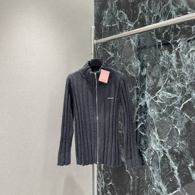 Miu 2025 Autumn/Winter New Zipper Knit Cardigan - High Neck + Double Zipper Desi