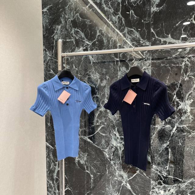 Miu 2025 Autumn/Winter New Knitted Polo Shirt features a ribbed texture that is