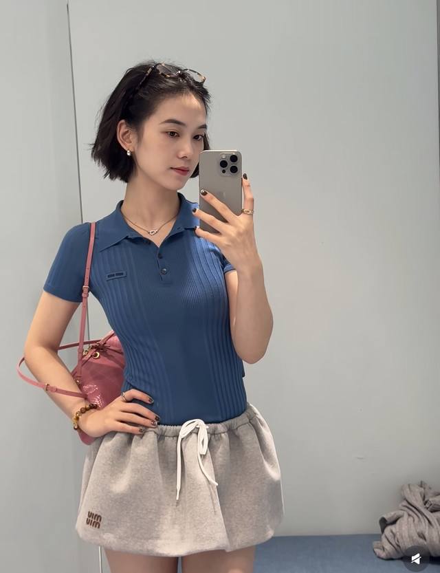 Miu 2025 Autumn/Winter New Knitted Polo Shirt features a ribbed texture that is