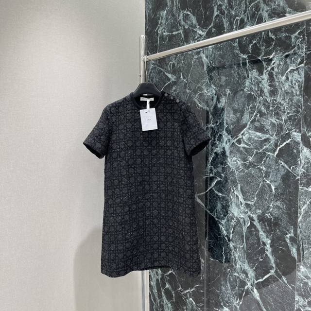 D Brand 2025 Autumn/Winter New Plaid Tweed Short-Sleeve Dress. Made from carefu