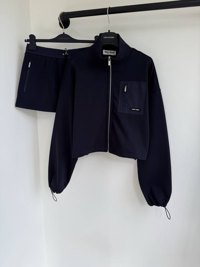 Miu 25 Fall/Winter New High-Neck Zipper Jacket Skirt Available Now. This jacket