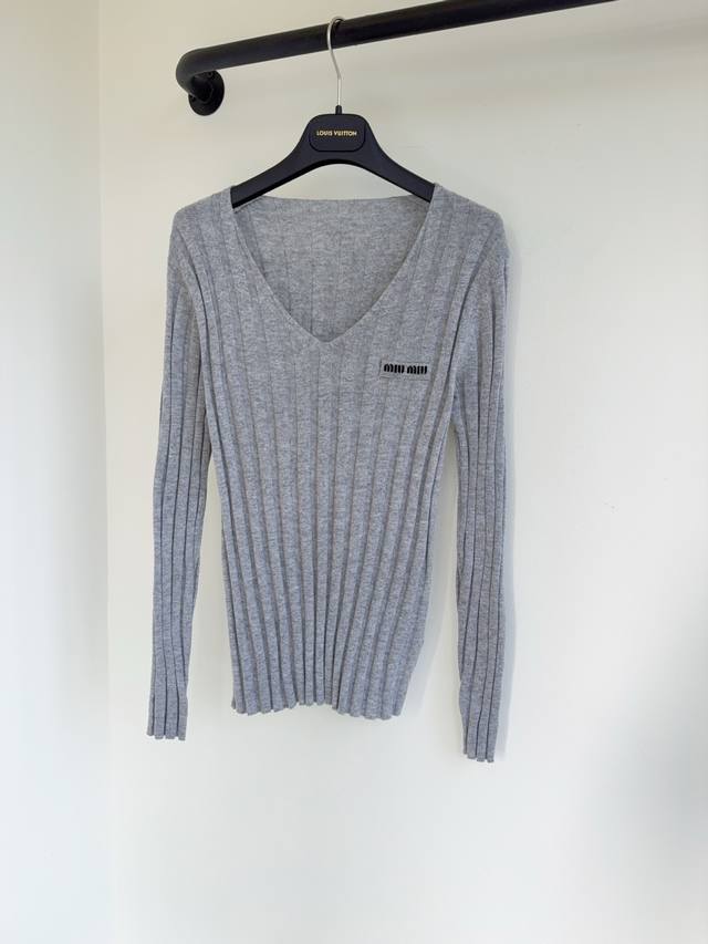 Miu25 Autumn/Winter New French Light Luxury Solid Color Jacquard Pattern Letter