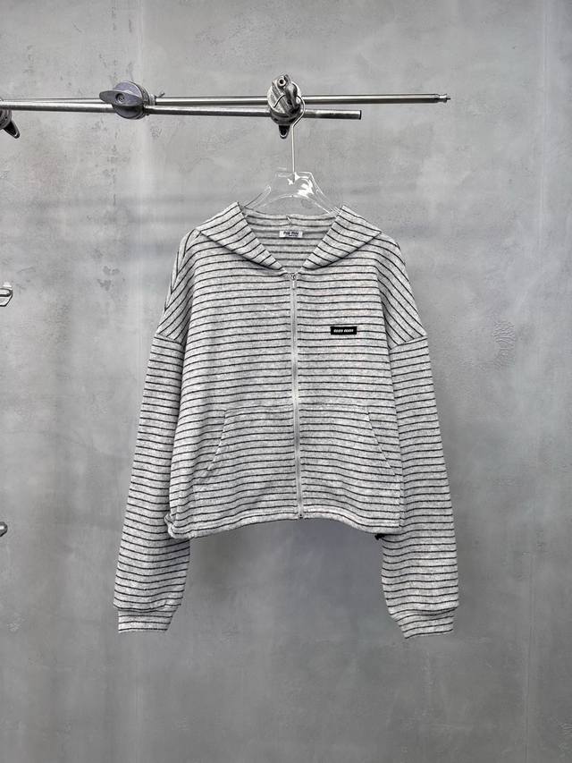 Miu | New casual cardigan, classic embroidered label, wool blend striped fabric,