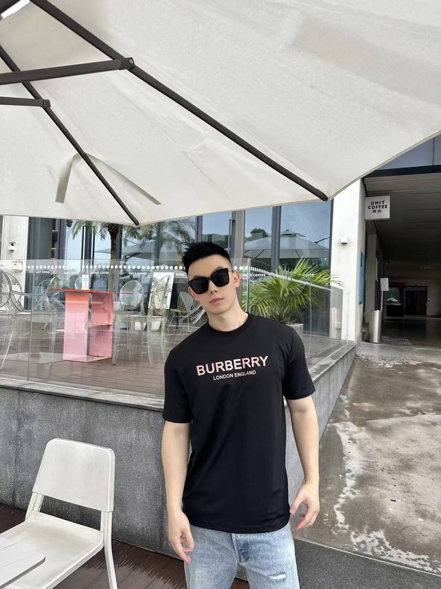 Bbr Logo Print Couple Short-Sleeve T-Shirt. Classic British style, all in this B