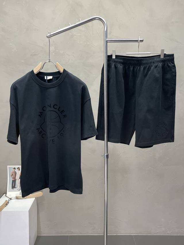 . Exclusive Moncler spring/summer set, identical to the one worn in boutiques, e