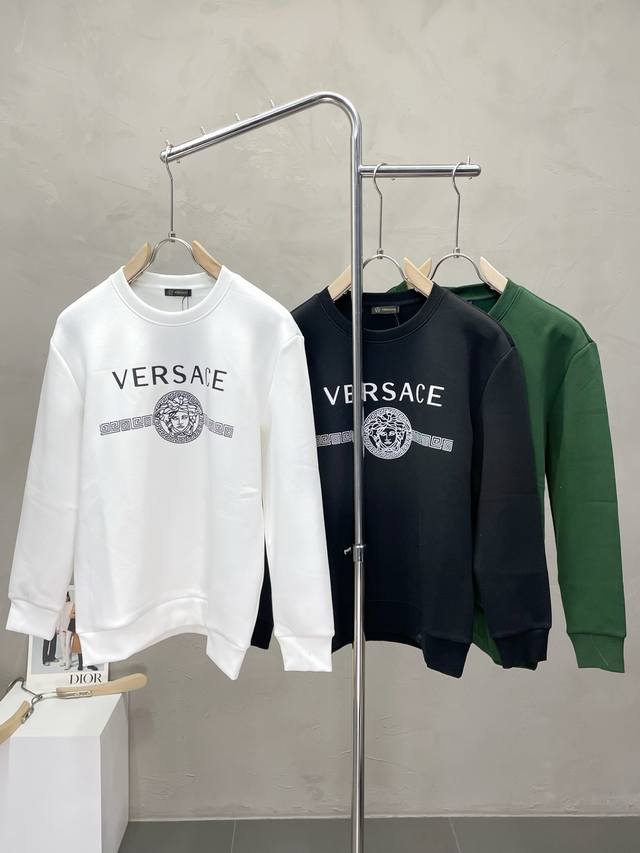 Versace Exclusive - Latest Fall/Winter Pullover Sweatshirt. Classic design and s