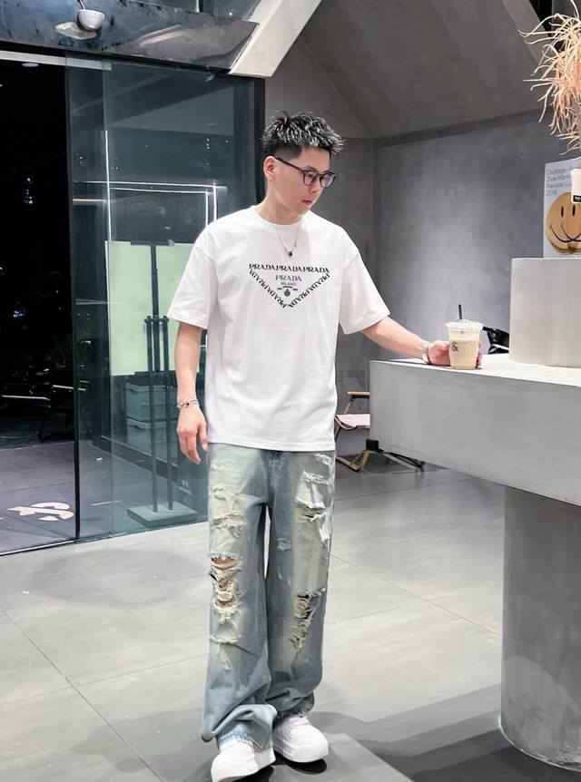 Prada 25Ss New Classic Print Short-Sleeve T-Shirt, a celebrity-endorsed style,