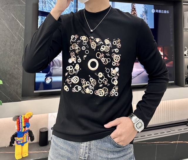 Lv Early Autumn New Crew Neck Long Sleeve T-Shirt, Regular Fit, Unisex. Custom-m