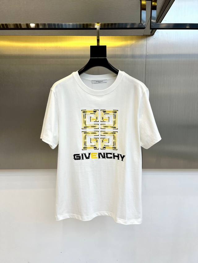 Givenchy, 2025 Spring/Summer Men's Crew Neck Short-Sleeve T-Shirt. Made from im