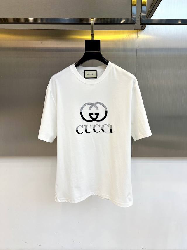 Gucci 2025 Spring/Summer Men's Crew Neck Short-Sleeve T-Shirt. Made from importe