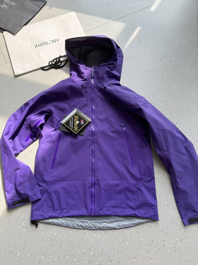 Arc'Teryx Beta Lightweight Jacket Waterproof, Windproof, Breathable Hooded Casua