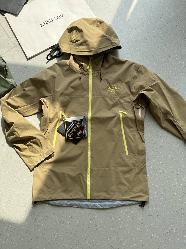 Performance: The waterproof performance of the series goes without saying; it's