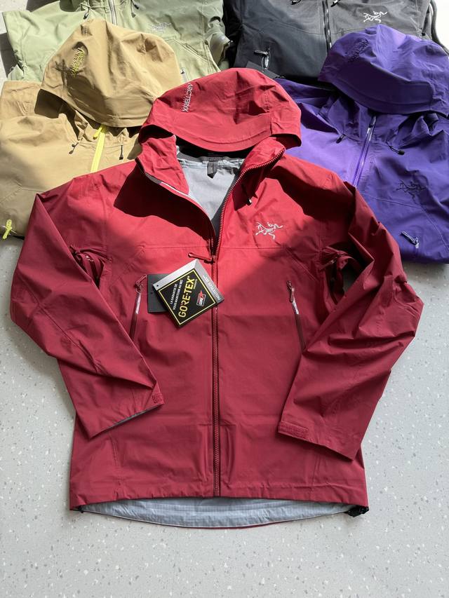 Arc'teryx always looks ordinary but has a very high-quality feel! The cut and d