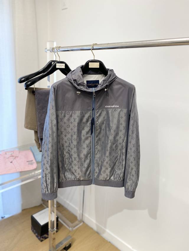 Louis Vuitton 2025 New Arrival Jacket, stylish and chic, featuring a premium pr