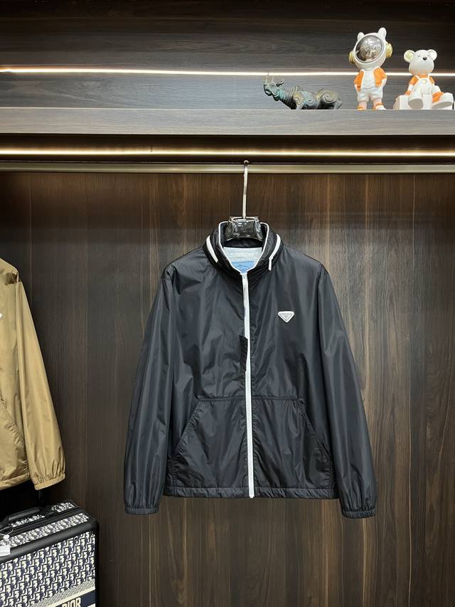 Prada 2025Ss Early Autumn New Arrival: Prada Hooded Jacket. A popular autumn st