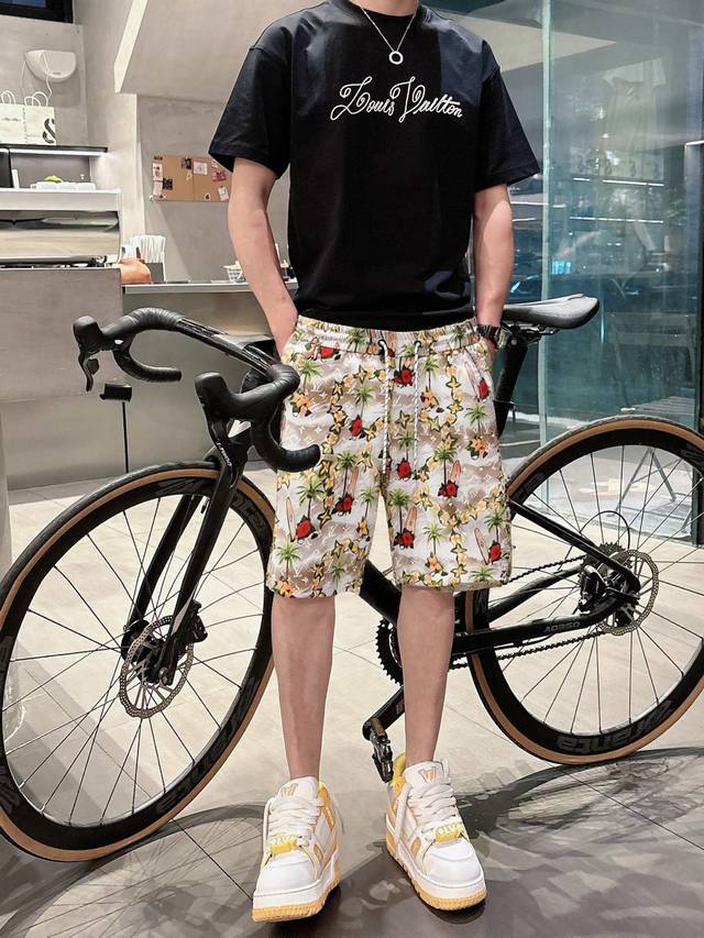 Lv 2025Ss Summer New Arrival Original Brand Casual Shorts, Luxurious Classic Bra