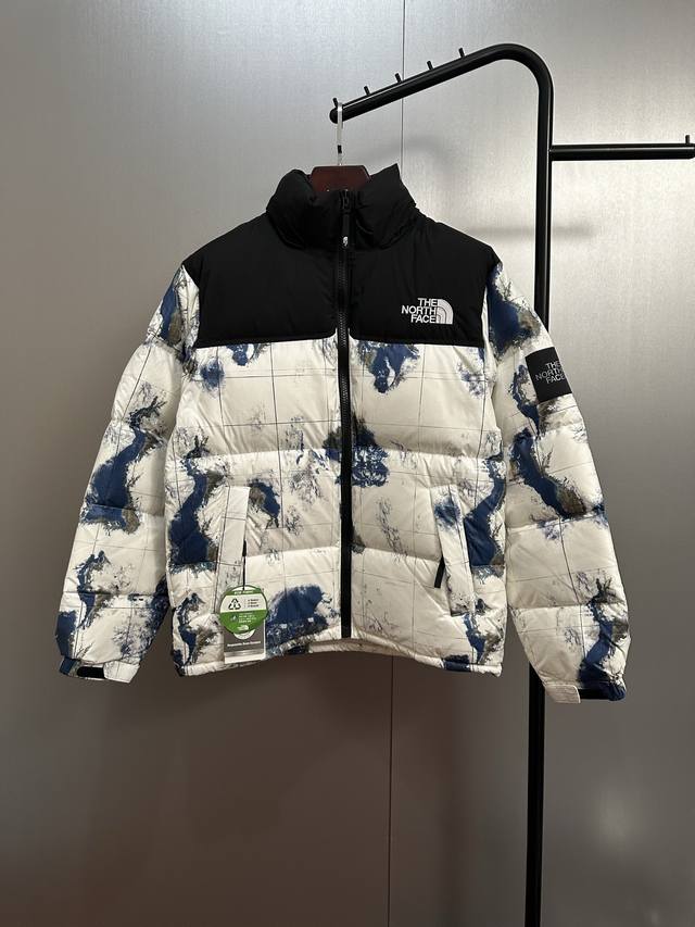 The North Face Classic Down Jacket Down: Filled with 800 fill power goose down,