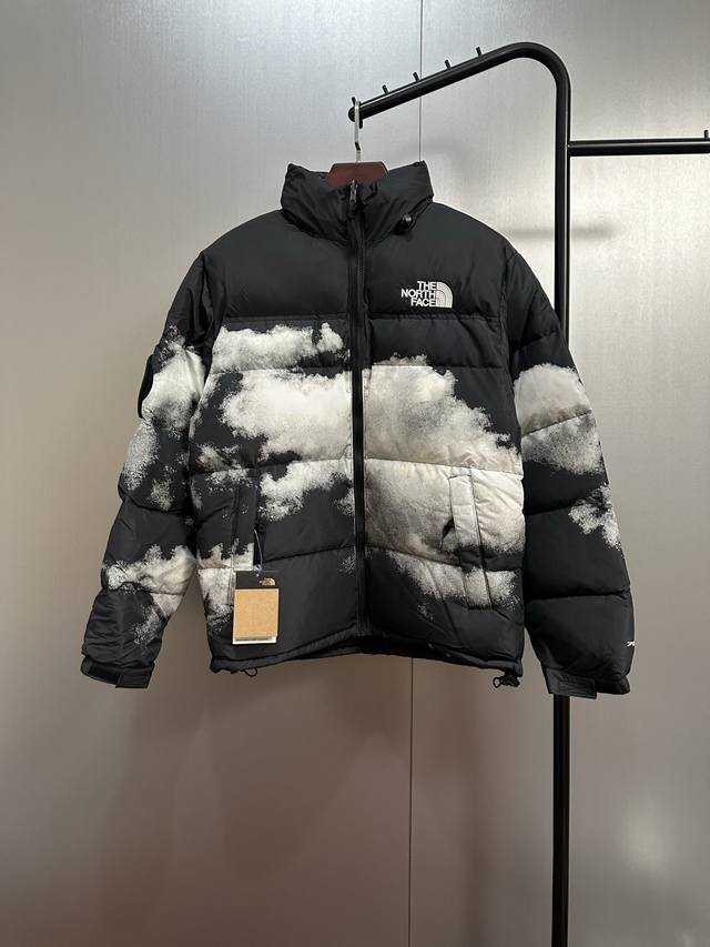 The North Face 1992 30th Anniversary Classic Down Jacket Down: Filled with 800 f