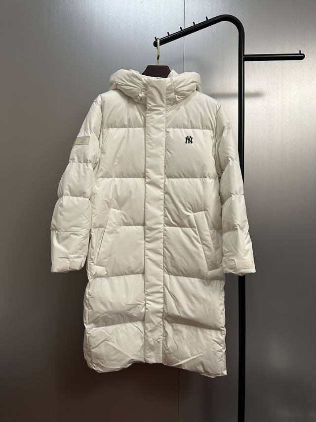 Mlb Long Down Jacket Down: Filled with 800 fill power goose down, excellent resi