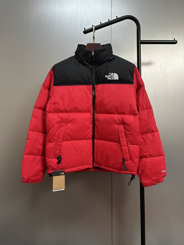The North Face 1996 Classic Down Jacket ( ) is filled with 800 fill power goose