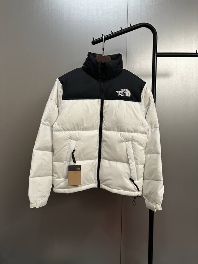 The North Face 1996 Classic Down Jacket ( ) is filled with 800 fill power goose