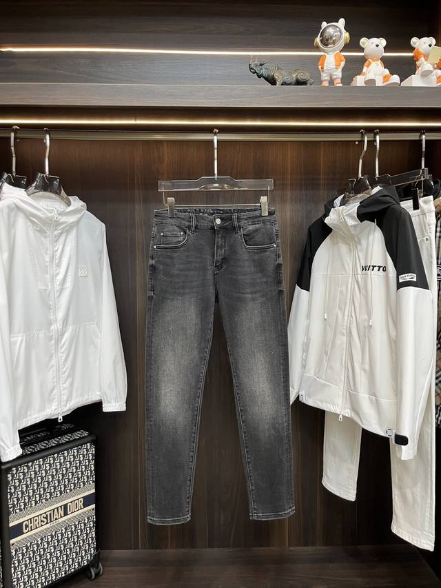 Featured: Exclusive new Louis Vuitton men's fashion casual jeans, high-end Euro