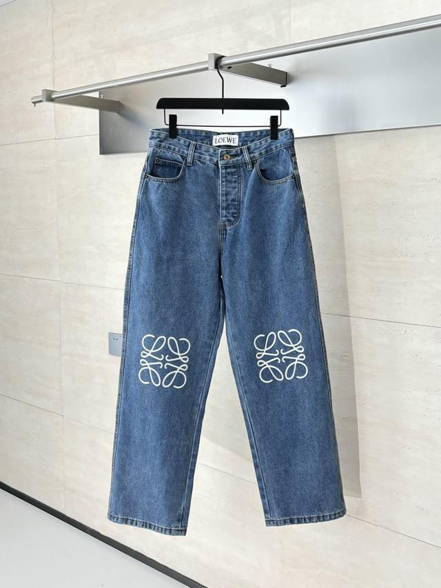 Loew* 24Fw Anagram Denim Embroidered Jeans Made with tightly woven double-core y