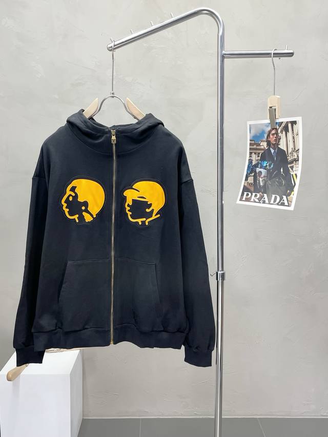 Louis Vuitton Exclusive: Latest Hooded Jacket. Classic design and stunning aest