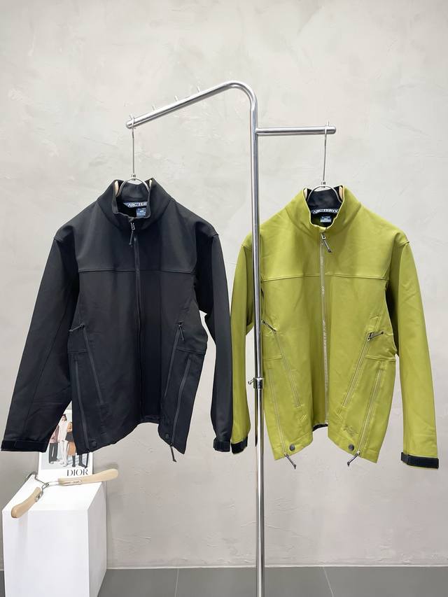 Arc'Teryx Exclusive: The latest fashionable autumn/winter jacket. A classic desi