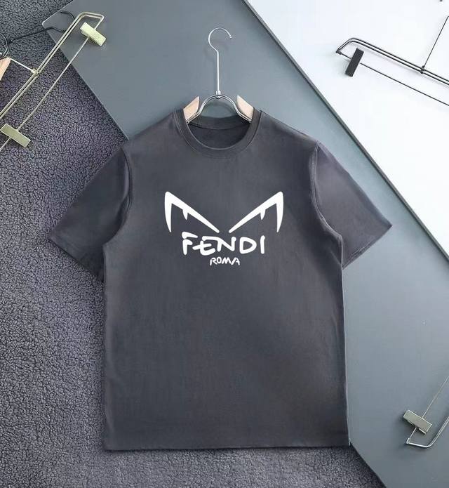 Fendi Short-Sleeve Series Season: Spring/Summer 2025 Colors: Black, White, Gray