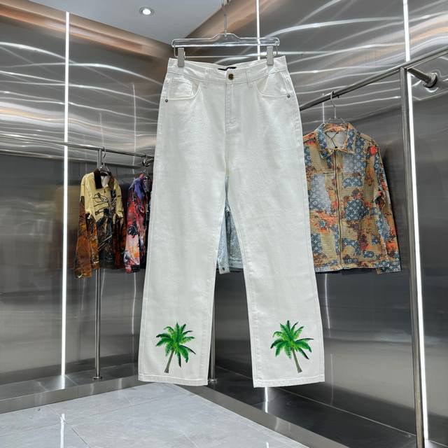 Lv Louis coconut tree print straight-leg jeans. Available in different washes, t