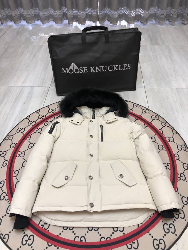 Style No.: Y119 Moose Knuckles Scissors 06 Men's Short Style Fur Collar: Black