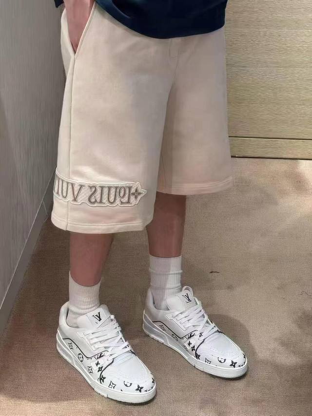 New LV Pure White Cotton Loose Casual Shorts (5-inch) These stylish and comfort