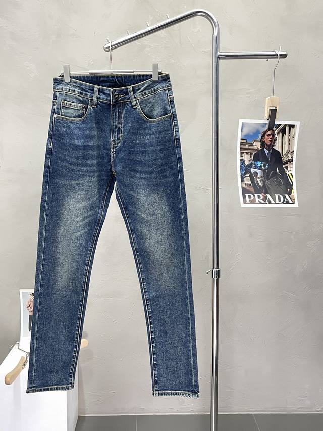 Fendi Exclusive New Casual Jeans, High-End Version, Custom-Made for Boutiques. H