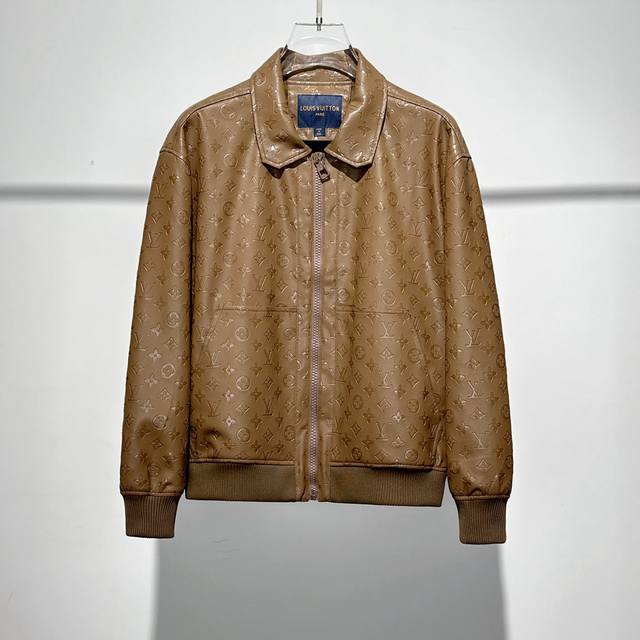 L's latest Louis Vuitton 25 monogram PU jacket! Made with a special original fab