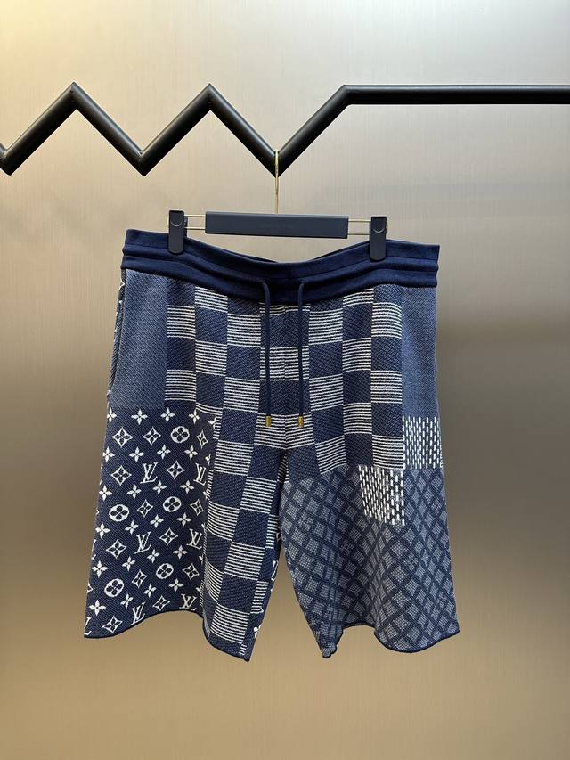 Lv Checkered Patchwork Knit Crew Neck Shorts This cotton short-sleeved crew neck