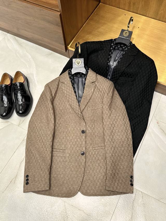 Louis Vuitton's meticulously crafted yarn-dyed checkered fabric, unique collar