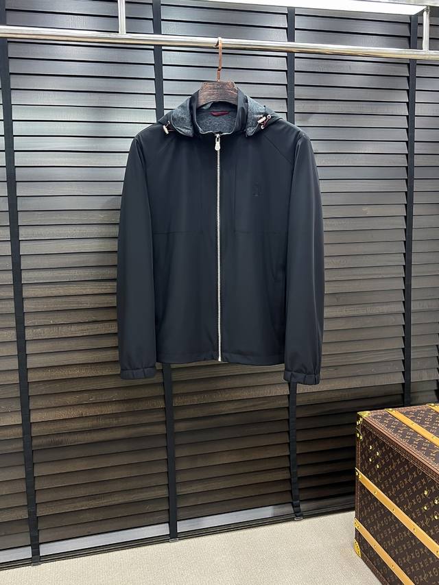 D-49 Bc Brunellocucinelli 25 Fall/Winter Hooded Jacket A classic design with a s